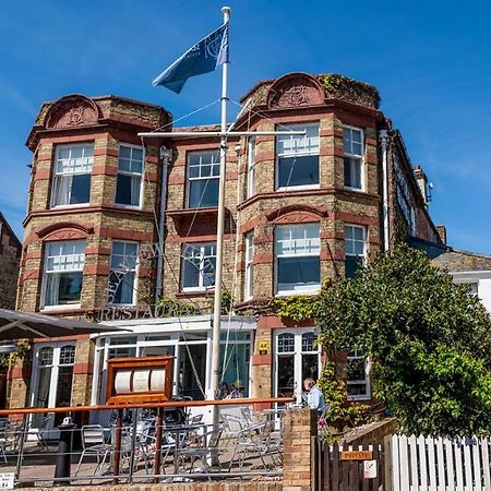 The Seaview Hotel And Restaurant Экстерьер фото