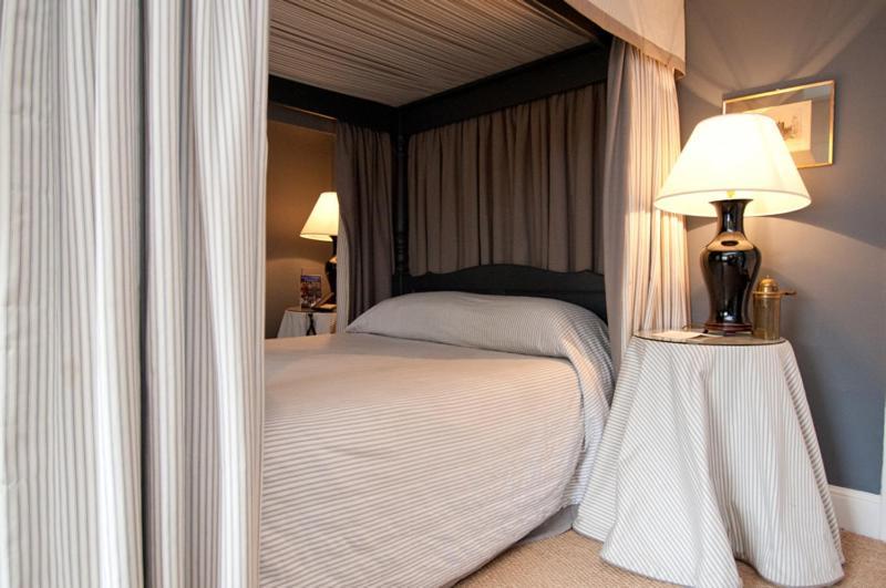 The Seaview Hotel And Restaurant Экстерьер фото